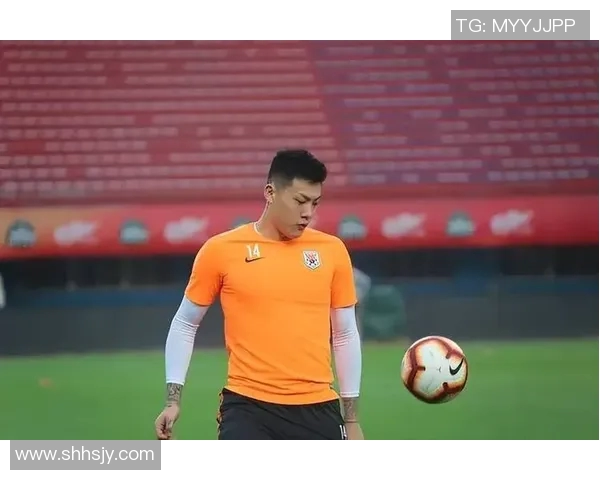 中国足球风格代表人物解析：从技术到精神领袖的全方位展现