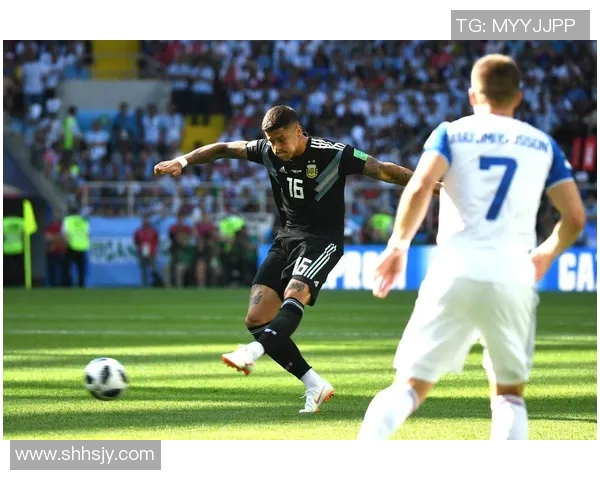 冰岛铁血足球防守核心成长之路与坚韧意志全面解读 冰岛铁血足球防守核心成长之路与坚韧意志全面解读